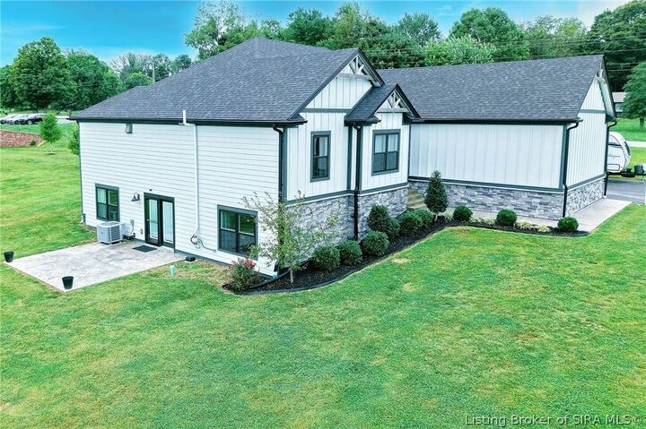 Property Photo: 1870 N Sparks Ferry Road IN 47167
