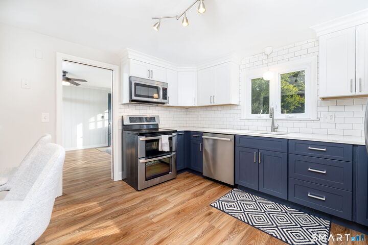 Property Photo:  110 Richmond Lane  CT 06117 