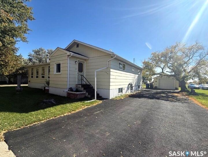 Property Photo:  206 1st Avenue E  SK S0L 1S0 