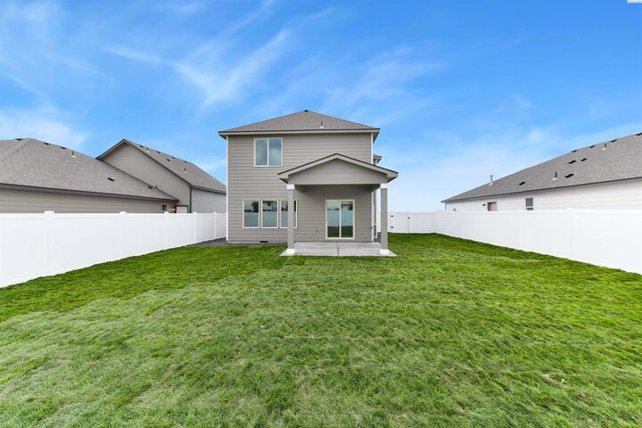 Property Photo: 5904 Redtail Dr WA 99301