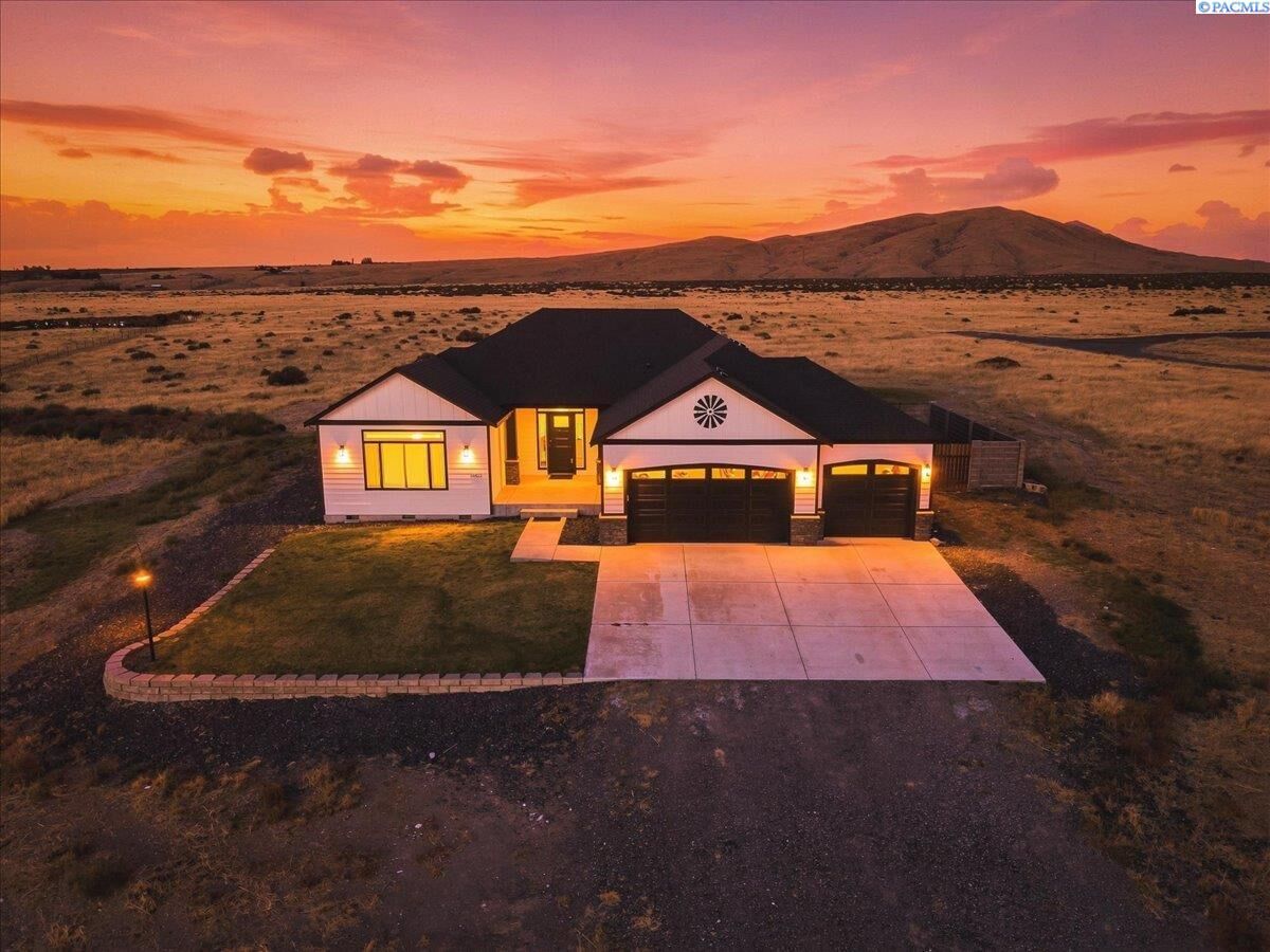 Property Photo:  74822 N 120 Pr NE  WA 99320 