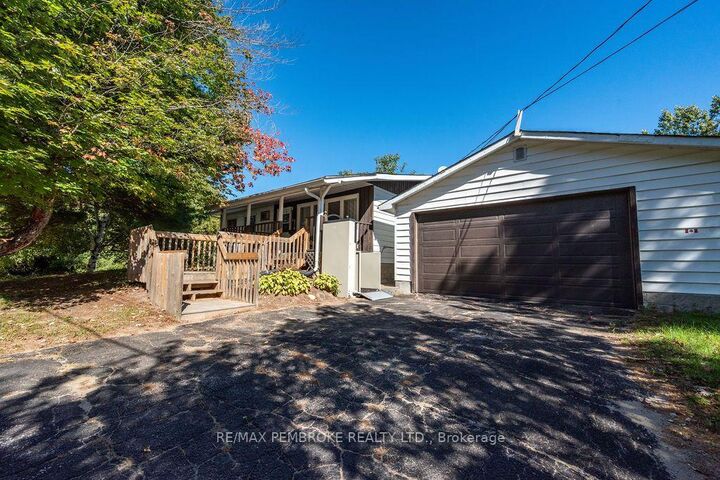 Property Photo: 774 Pinegrove Crescent ON K8A 7E4