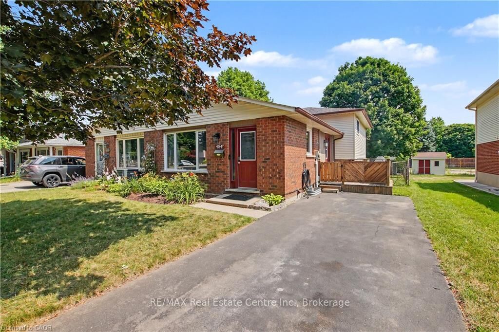 Photo de la propriété:  484B Red Fox Drive  ON N2K 2V8 