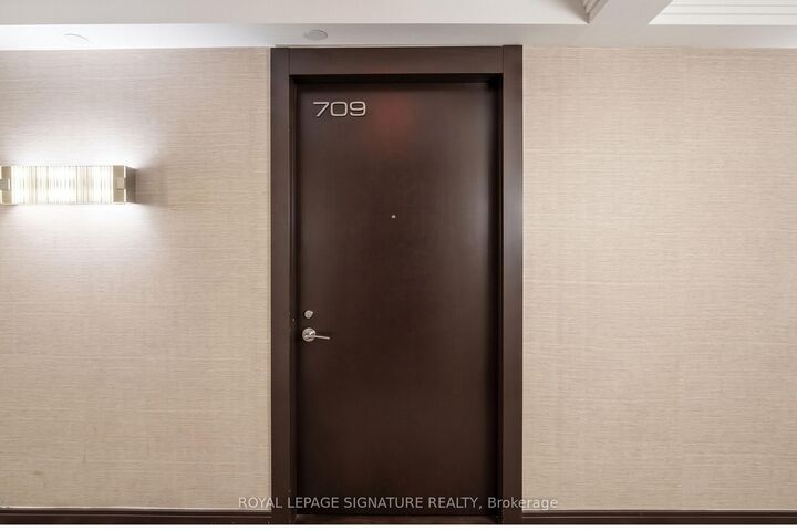 Property Photo:  9 Valhalla Inn Road 709  ON M9B 1S9 