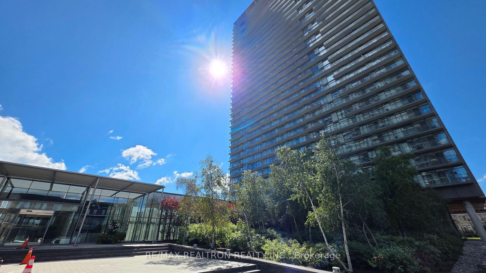 Photo de la propriété: 105 The Queensway Avenue 607 ON M6S 5B5
