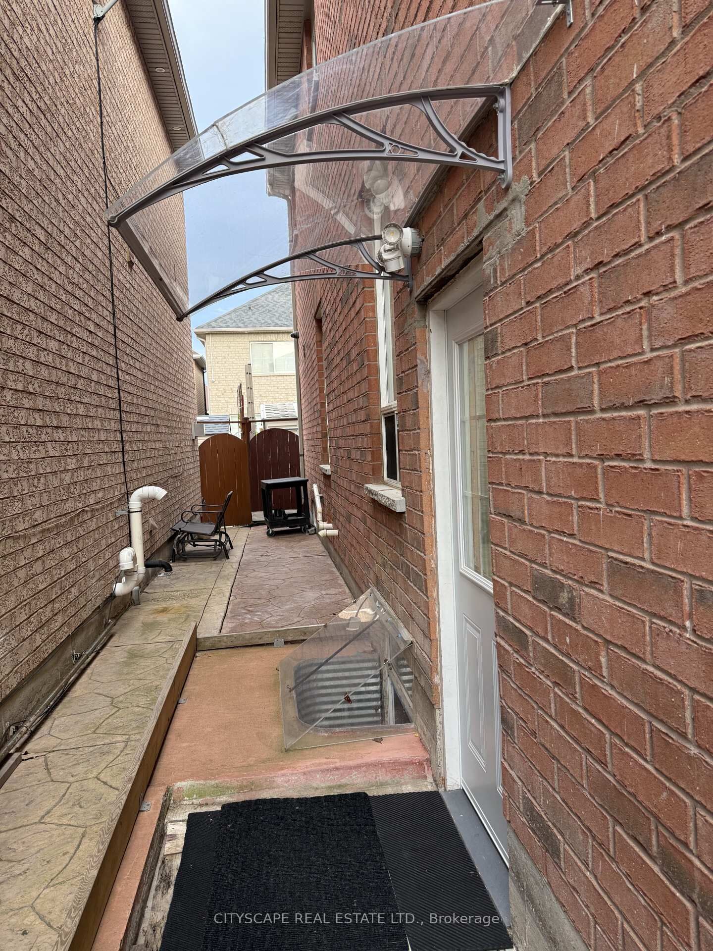 Property Photo:  6 Lucky Lane Bsmt  ON L6R 3M3 