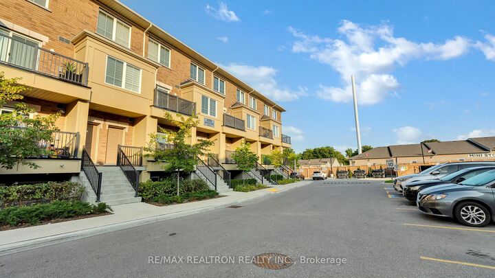 Property Photo:  470 Beresford Path 4  ON L1H 5S7 