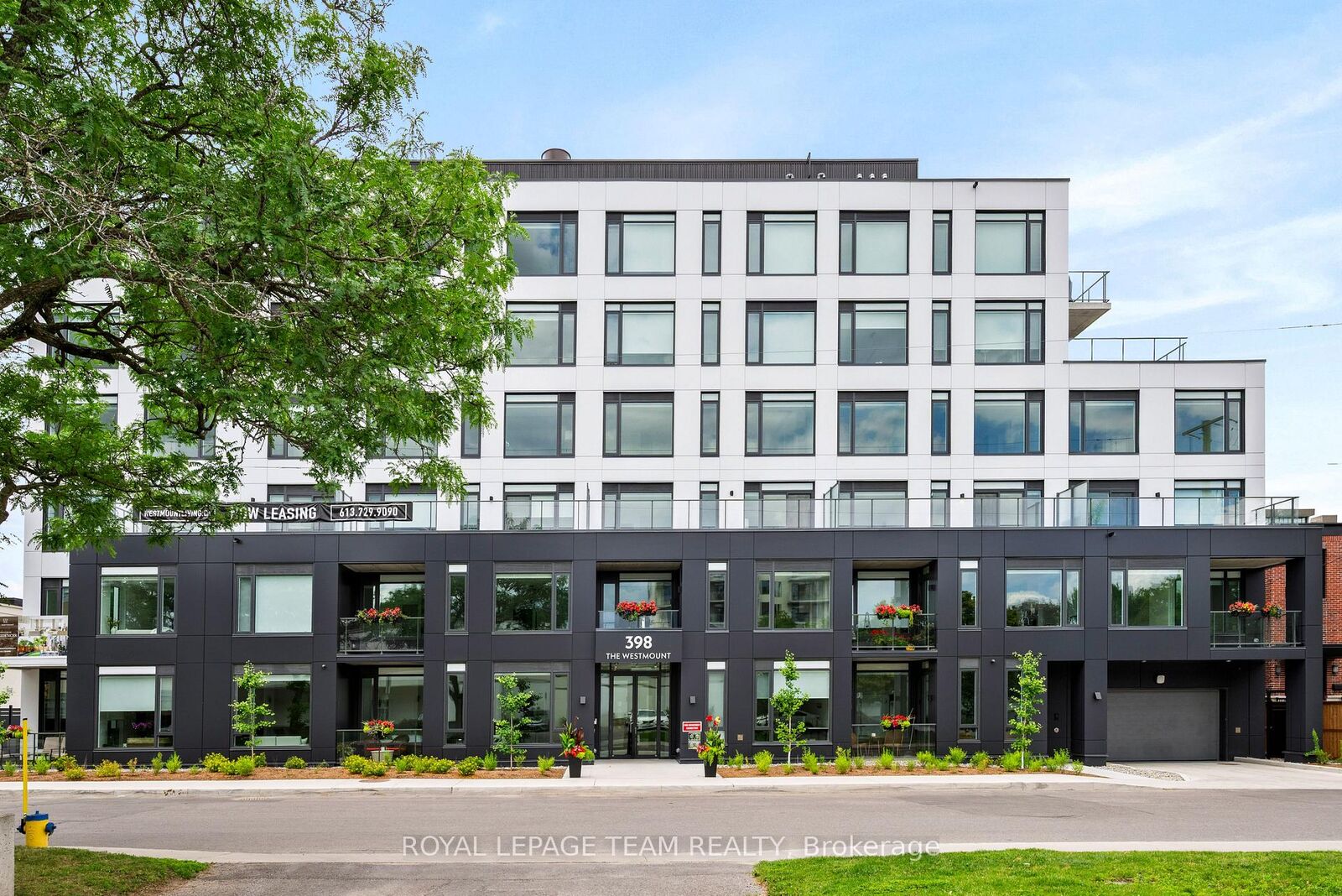 Property Photo:  398 Roosevelt Avenue 203  ON K2A 1Z3 