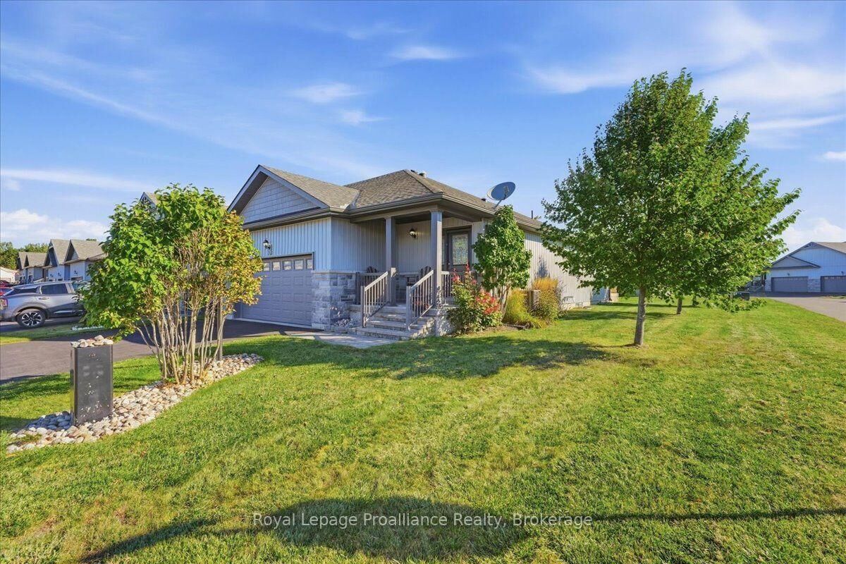 Property Photo:  73 Dorchester Drive  ON K0K 3L0 