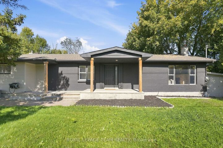 Property Photo: 1819 Rideau Road ON K1X 1E1