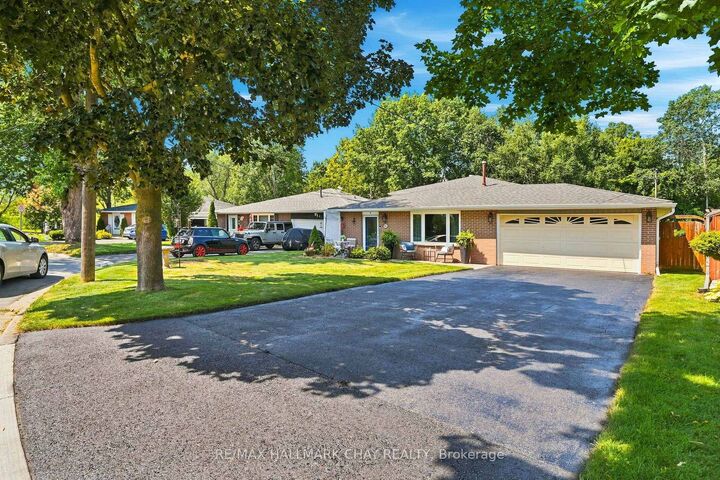 Property Photo:  96 Maple Avenue W  ON L0G 1A0 