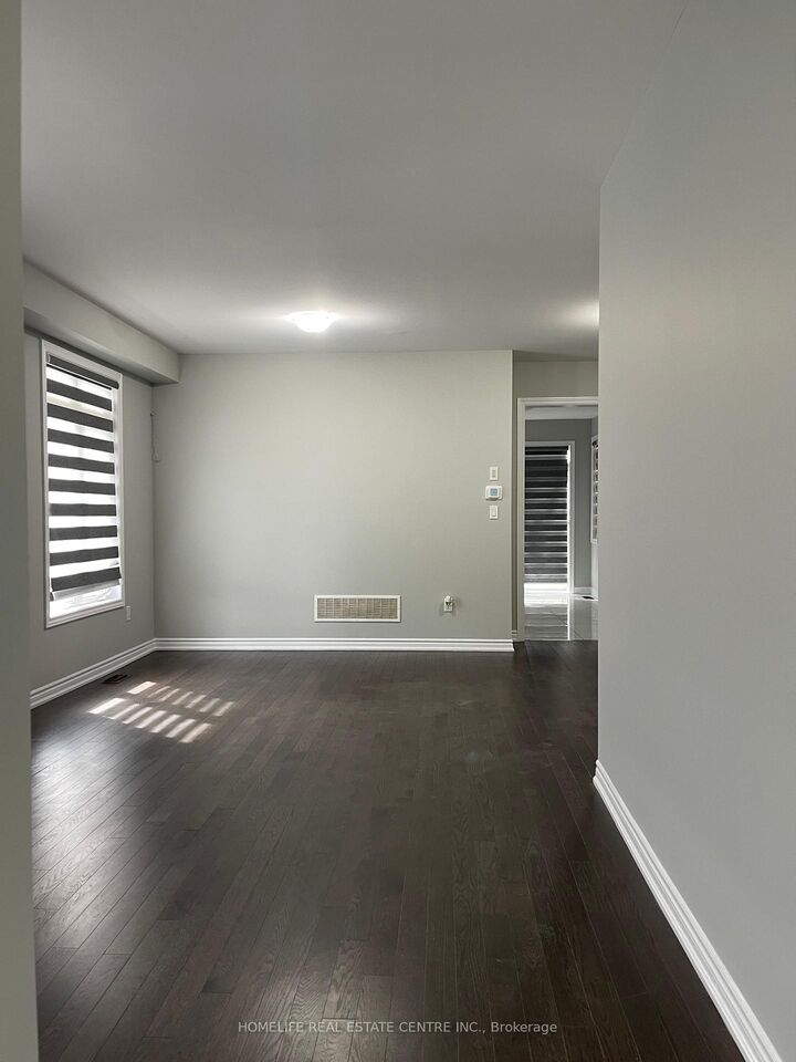 Property Photo:  29 Puffin Crescent Upstairs  ON L6R 4C4 