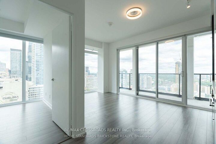 Property Photo: 20 Edward Street 2616 ON M5G 1C9