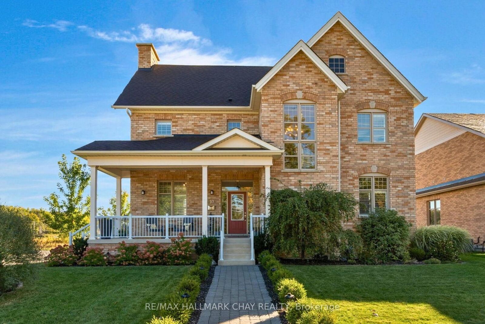 Property Photo: 37 Nelson Street ON L0M 1G0
