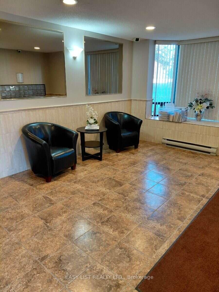 Property Photo:  75 Huxley Street 205  ON N6J 4W7 