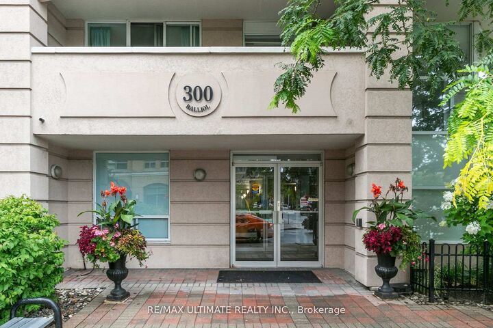 Property Photo:  300 Balliol Street Ph14  ON M4S 3G6 