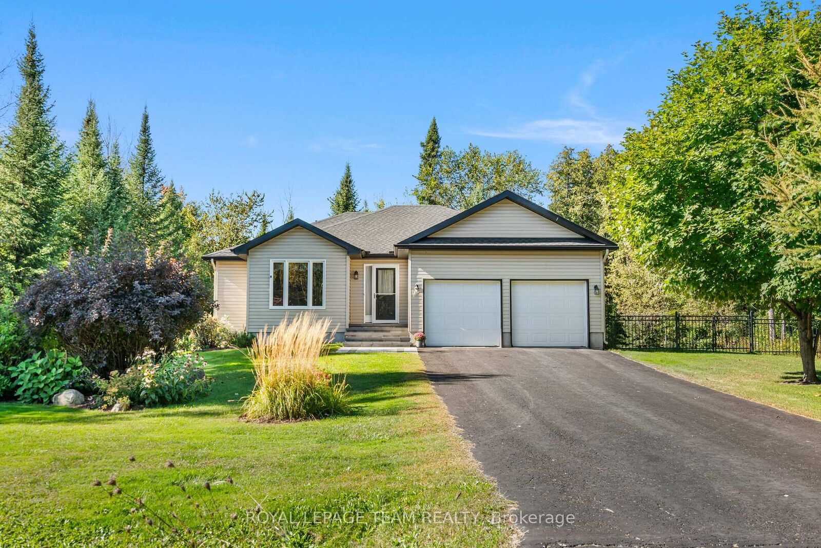 Property Photo:  19 Hickory Drive  ON K0G 1J0 