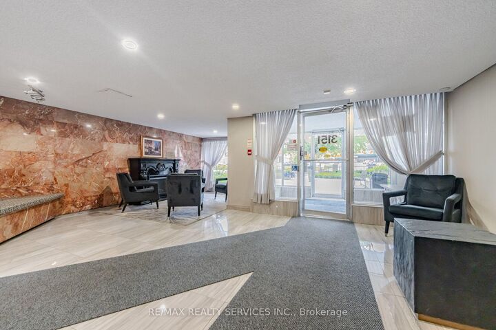 Property Photo: 3151 Bridletowne Circle #602 ON M1W 2T1