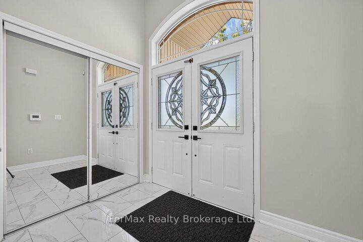 Photo de la propriété: 35 Seascape Crescent ON L6P 3C5