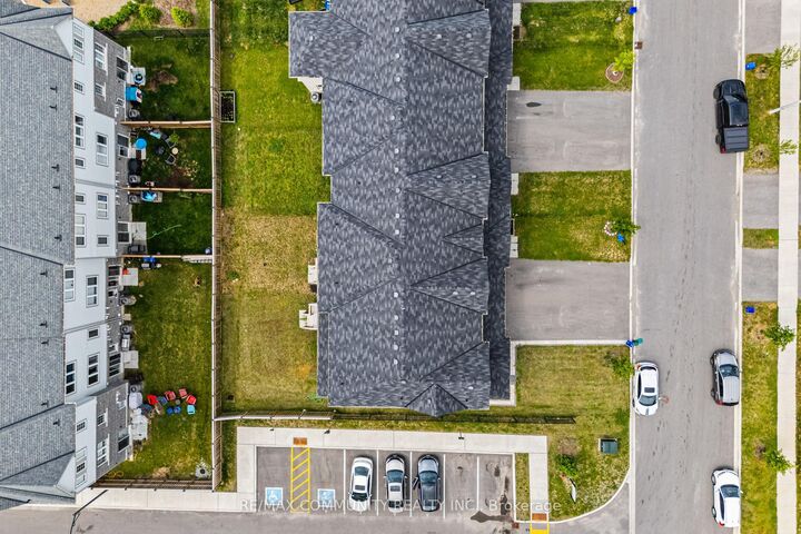 Property Photo:  99 Bill Hutchinson Crescent  ON L1C 4T5 
