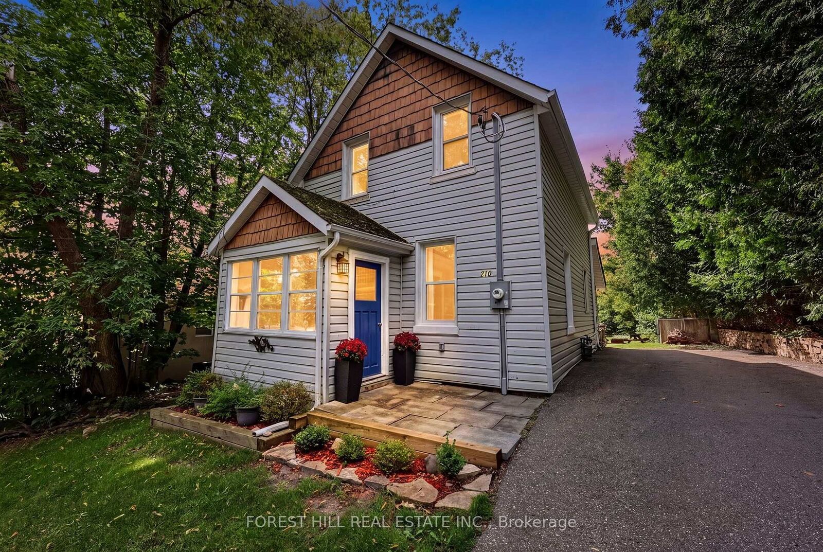 Photo de la propriété: 210 Centennial Drive ON L4R 5H9