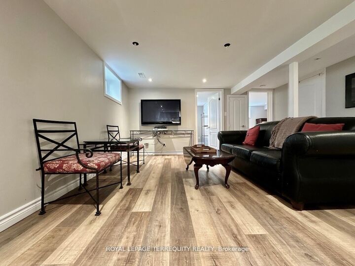 Property Photo:  113 Scarboro Avenue Basement  ON M1C 1M5 