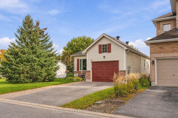 Property Photo: 518 Stonechurch Way ON K2J 0C6