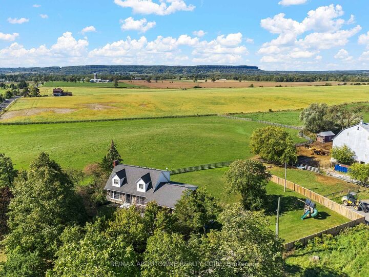 Photo de la propriété: 5367 2 Side Road ON L9T 2Y1