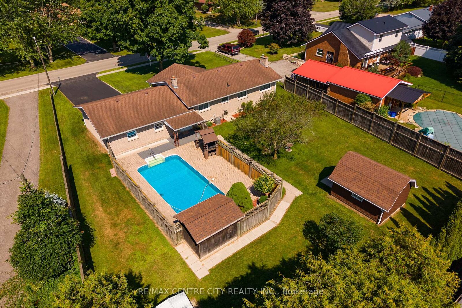 Property Photo: 8114 Sandytown Road ON N0J 1Y0