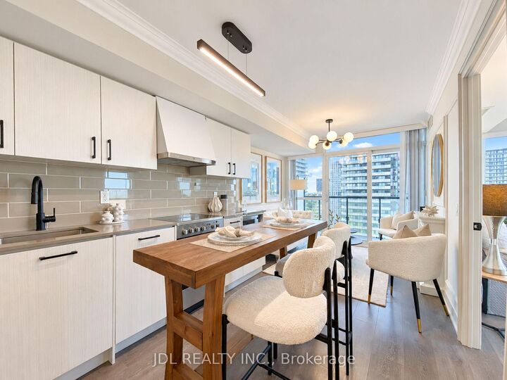 Property Photo: 125 Redpath Avenue 2801 ON M4S 0B5