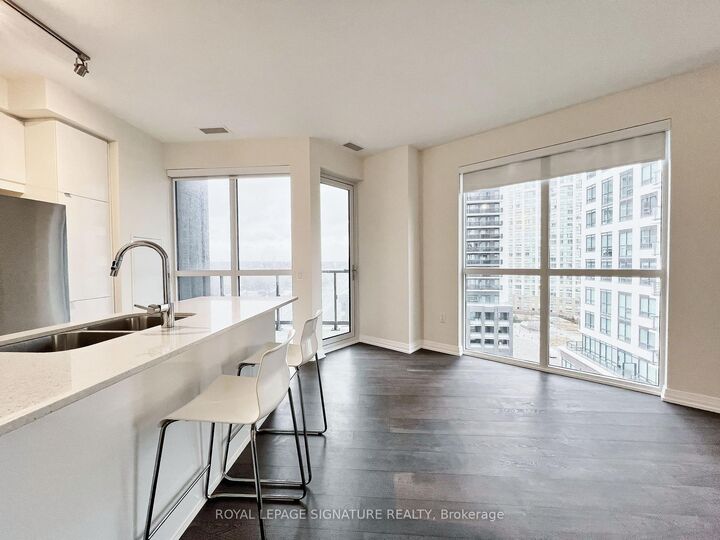 Property Photo:  50 Thomas Riley Road 817  ON M9B 0C5 