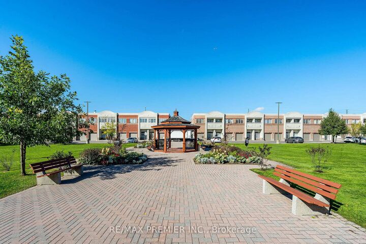 Photo de la propriété:  9451 Jane Street 304  ON L6A 4H7 