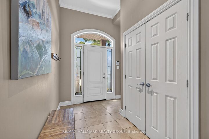 Property Photo:  856 Norton Avenue  ON K2B 5P6 