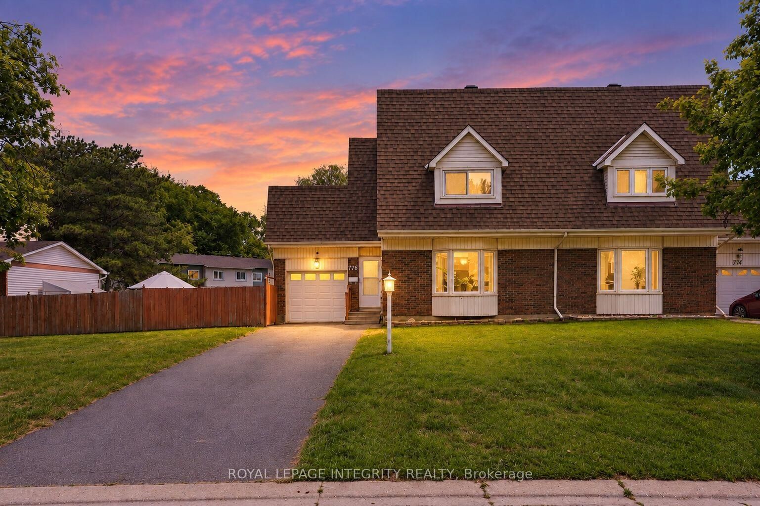 Property Photo:  776 Vinette Crescent  ON K1E 1W9 