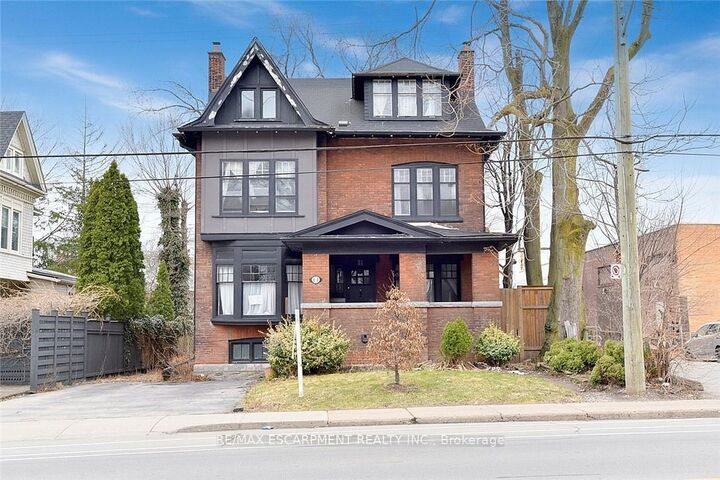 Photo de la propriété: 103 Sherman Avenue S ON L8M 2P8