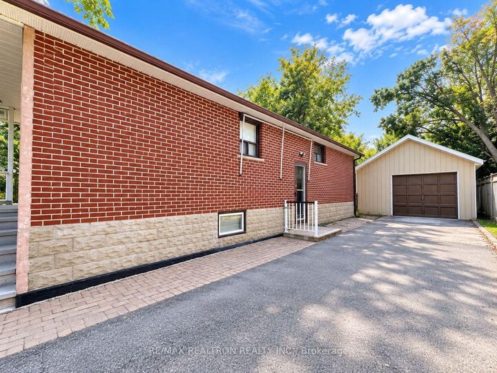 Property Photo:  21 Clark Avenue  ON L3T 1S4 