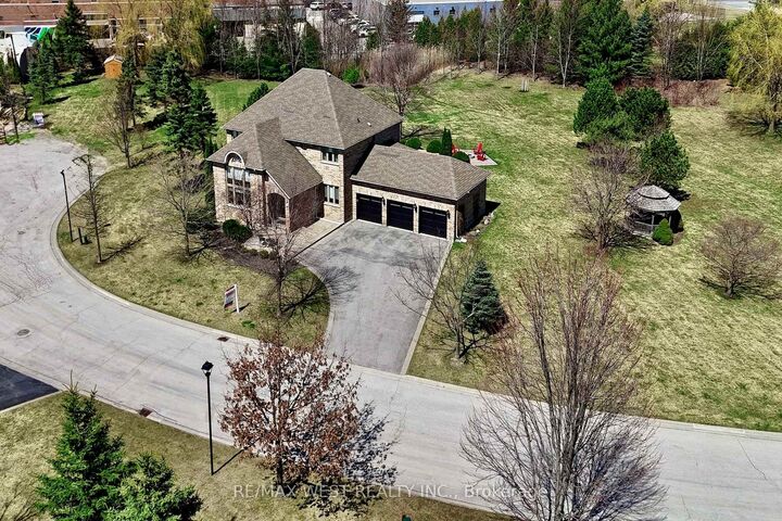 Photo de la propriété:  10 Farmcrest Court  ON L0G 1N0 
