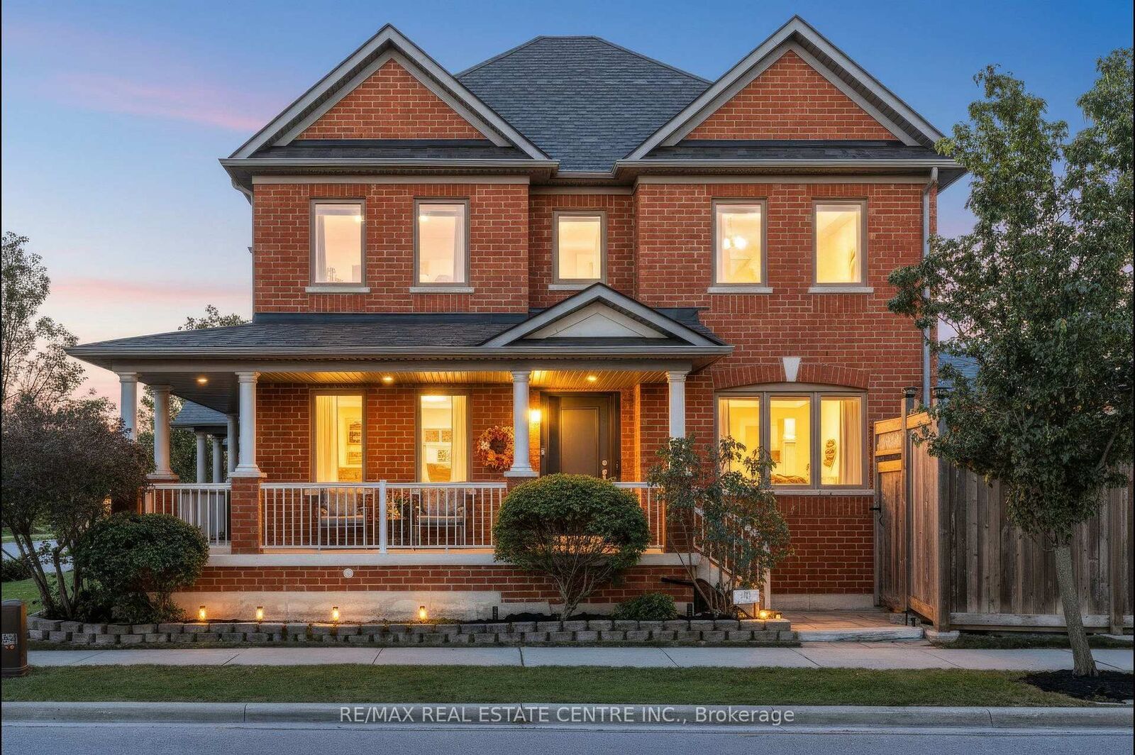 Property Photo:  118 Lavery Heights  ON L9T 0V4 