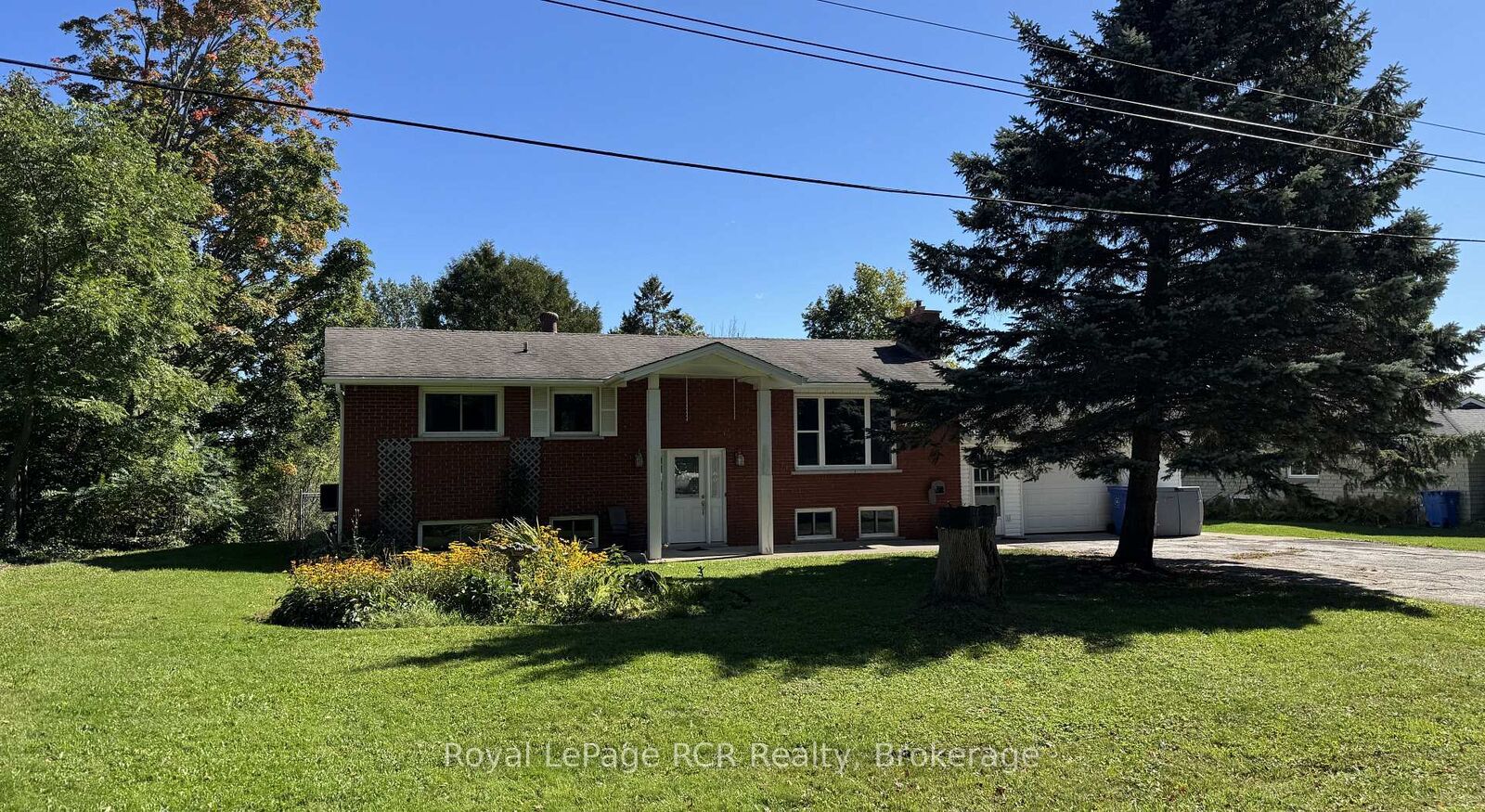 Property Photo: 105 Maple Grove Lane ON N4K 0G2