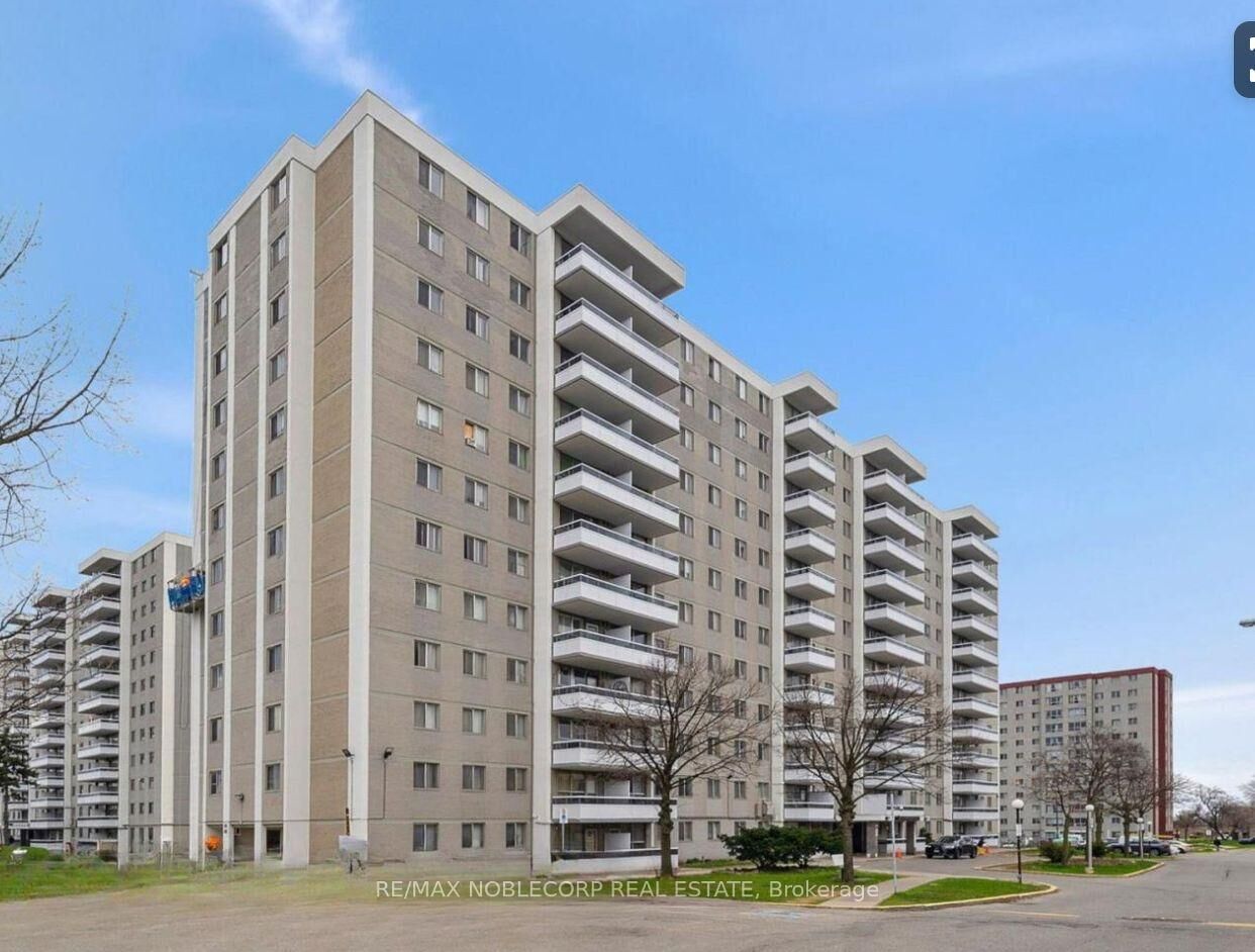 Photo de la propriété:  200 Lotherton Parkway 507  ON M6B 2G9 