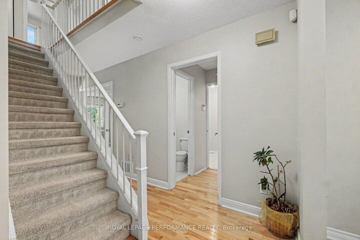 Property Photo:  1466 Prestone Drive  ON K1E 1M4 