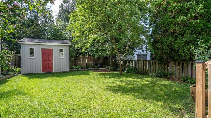 Property Photo:  411 Salisbury Street  ON N5Y 3B3 