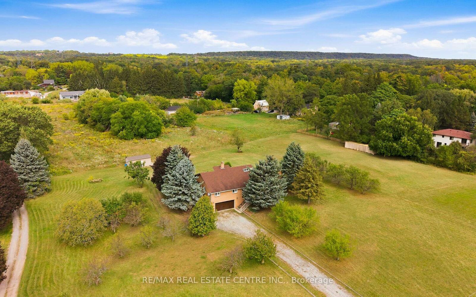 Photo de la propriété: 335 York Road ON L7P 0T6