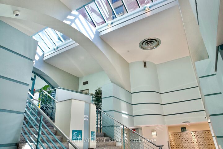 Property Photo:  35 Holland Avenue 205  ON K1Y 4S2 