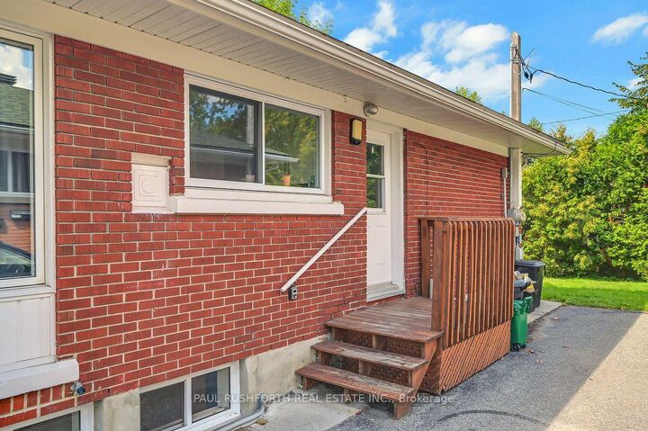 Photo de la propriété:  1300 Field Street  ON K2C 2R3 