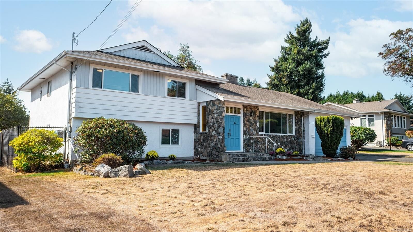 Property Photo:  1857 Hillcrest Ave  BC V8N 2R7 