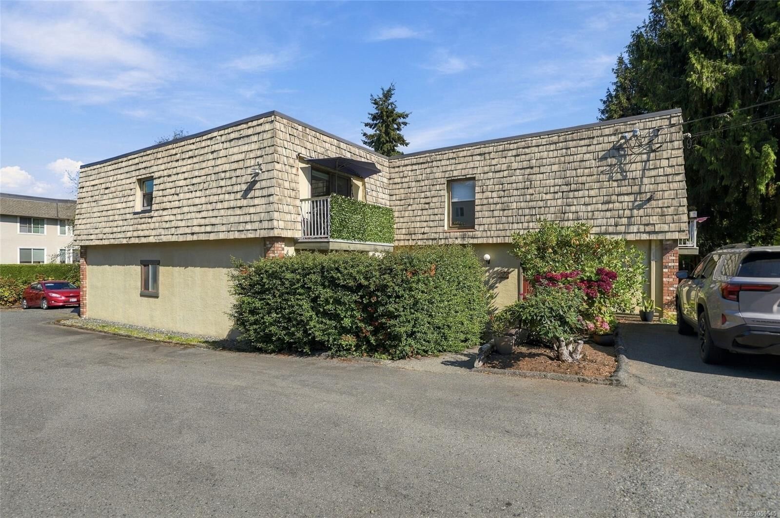 Property Photo:  129 Sixth Ave E #6  BC V9K 1R2 