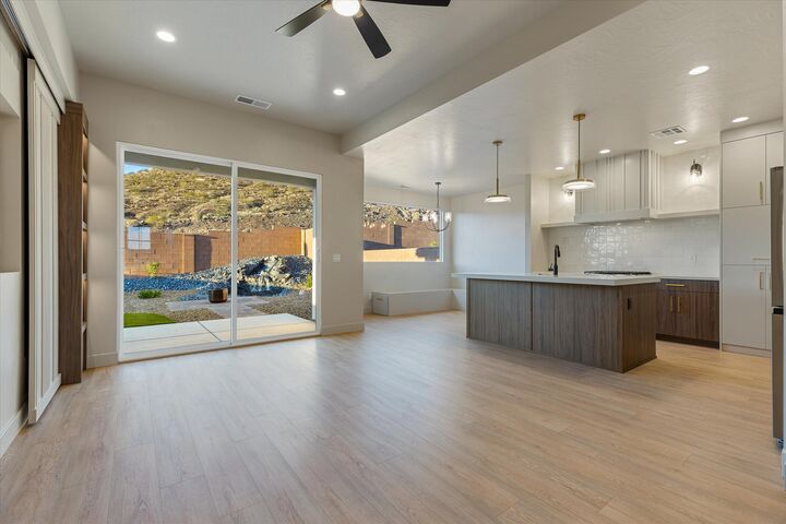 Property Photo:  1540 W 540 N  UT 84737 