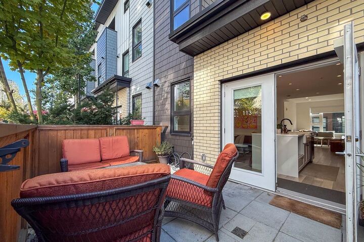 Property Photo:  515 E 2nd Street 113  BC V7L 1E1 