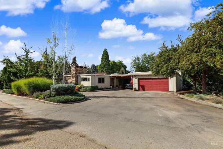 Property Photo:  508 E Elm Ave  ID 83660 